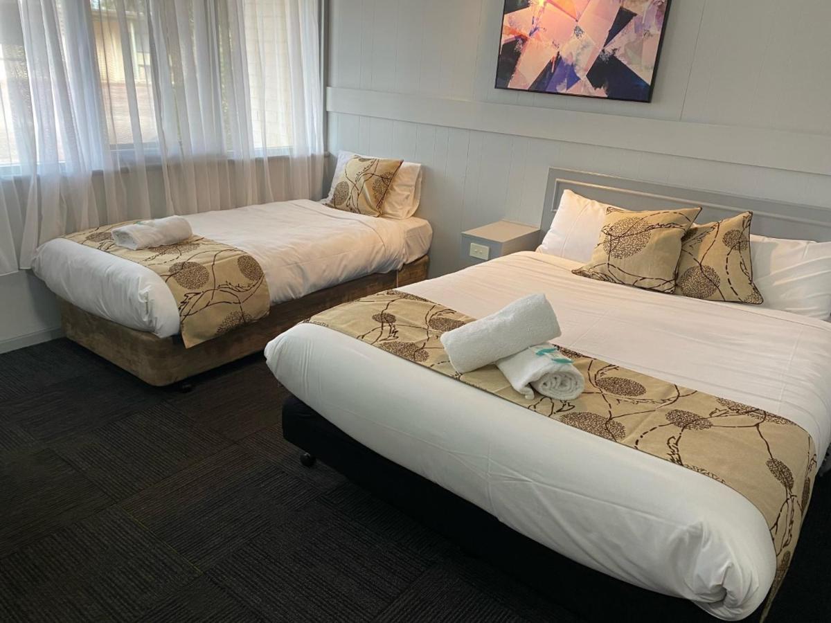 Charlton Motel Екстер'єр фото