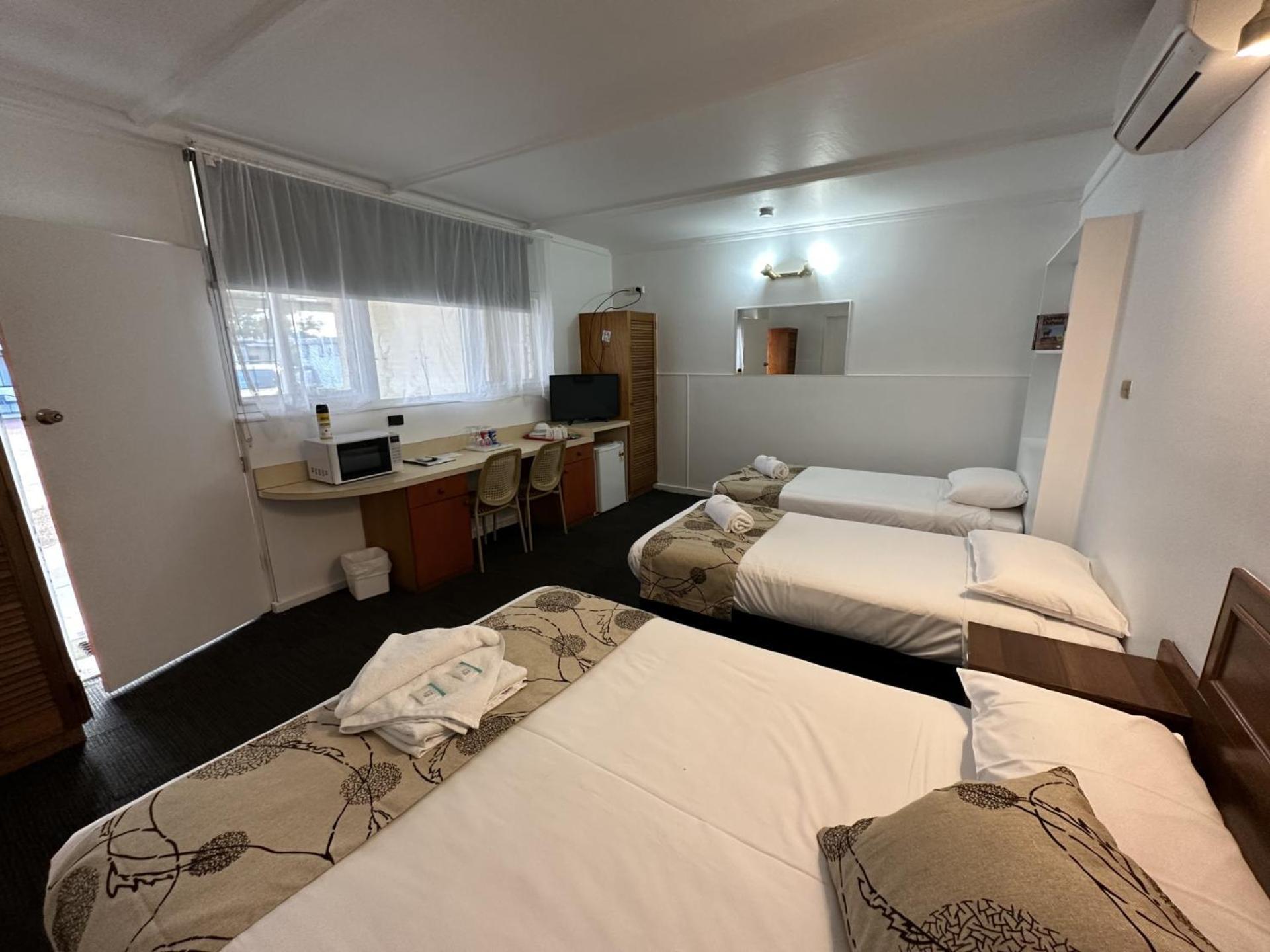 Charlton Motel Екстер'єр фото
