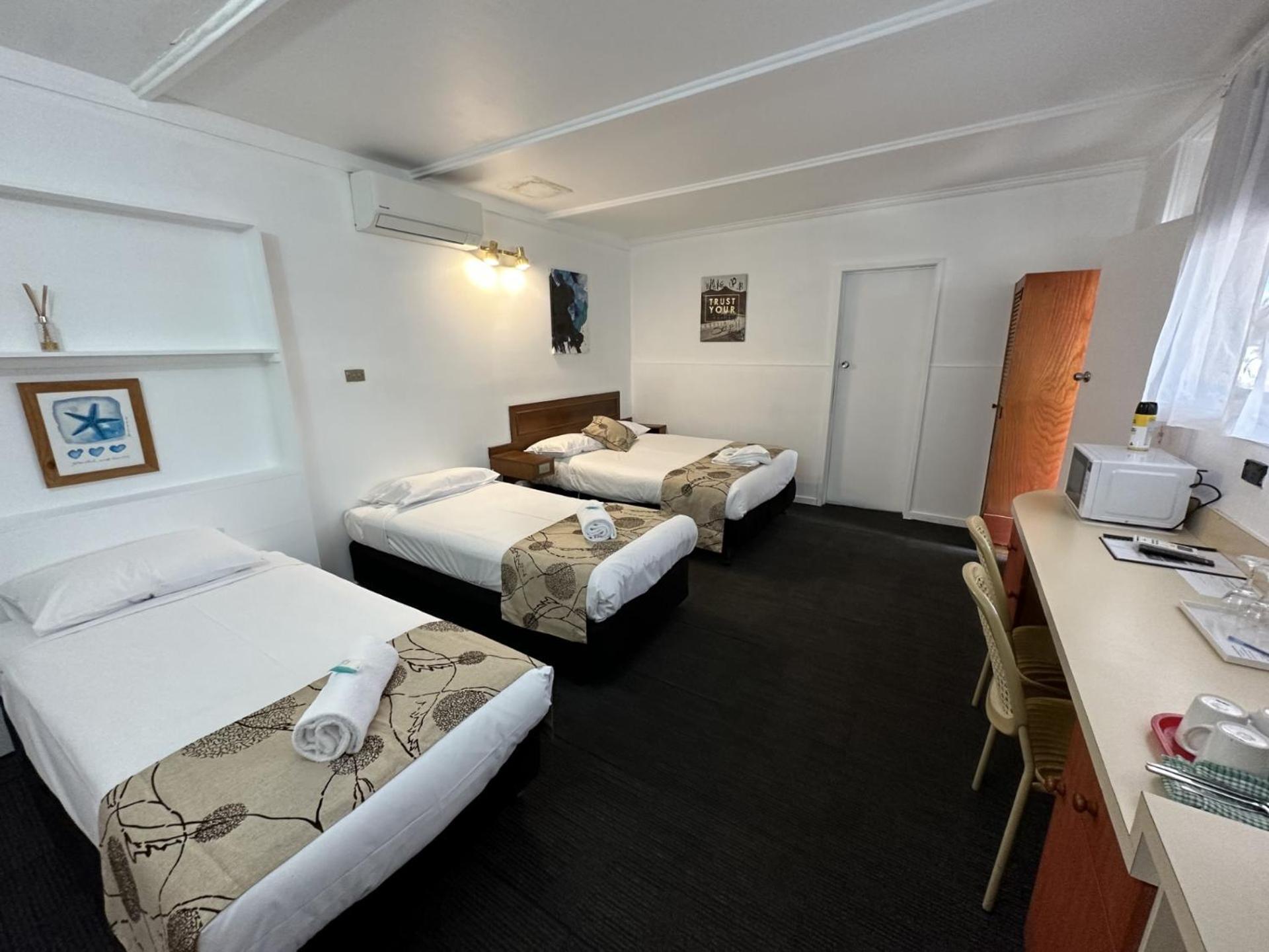 Charlton Motel Екстер'єр фото