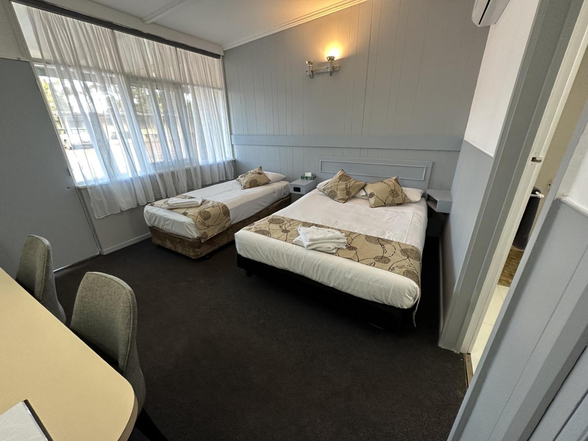 Charlton Motel Екстер'єр фото