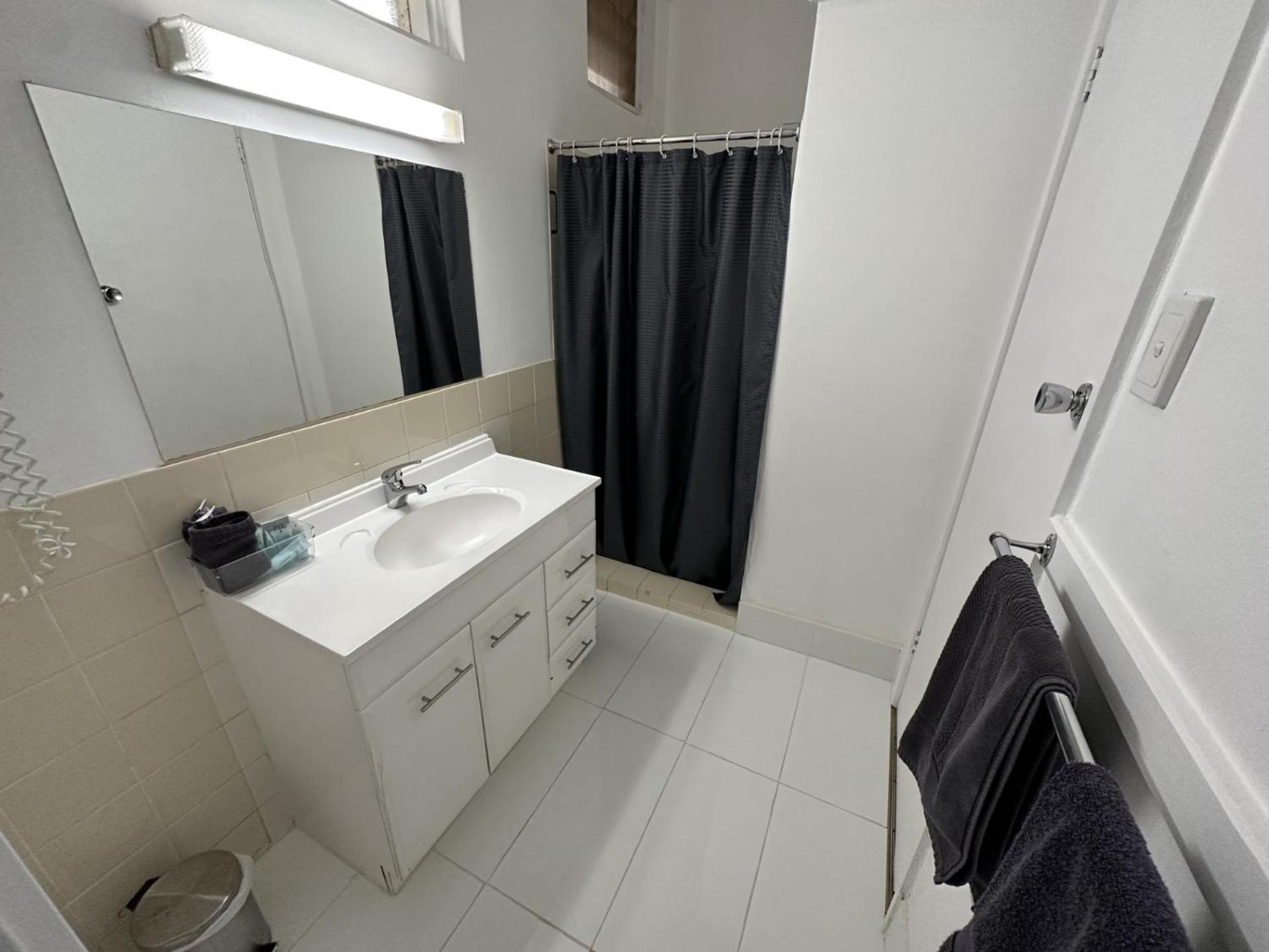 Charlton Motel Екстер'єр фото