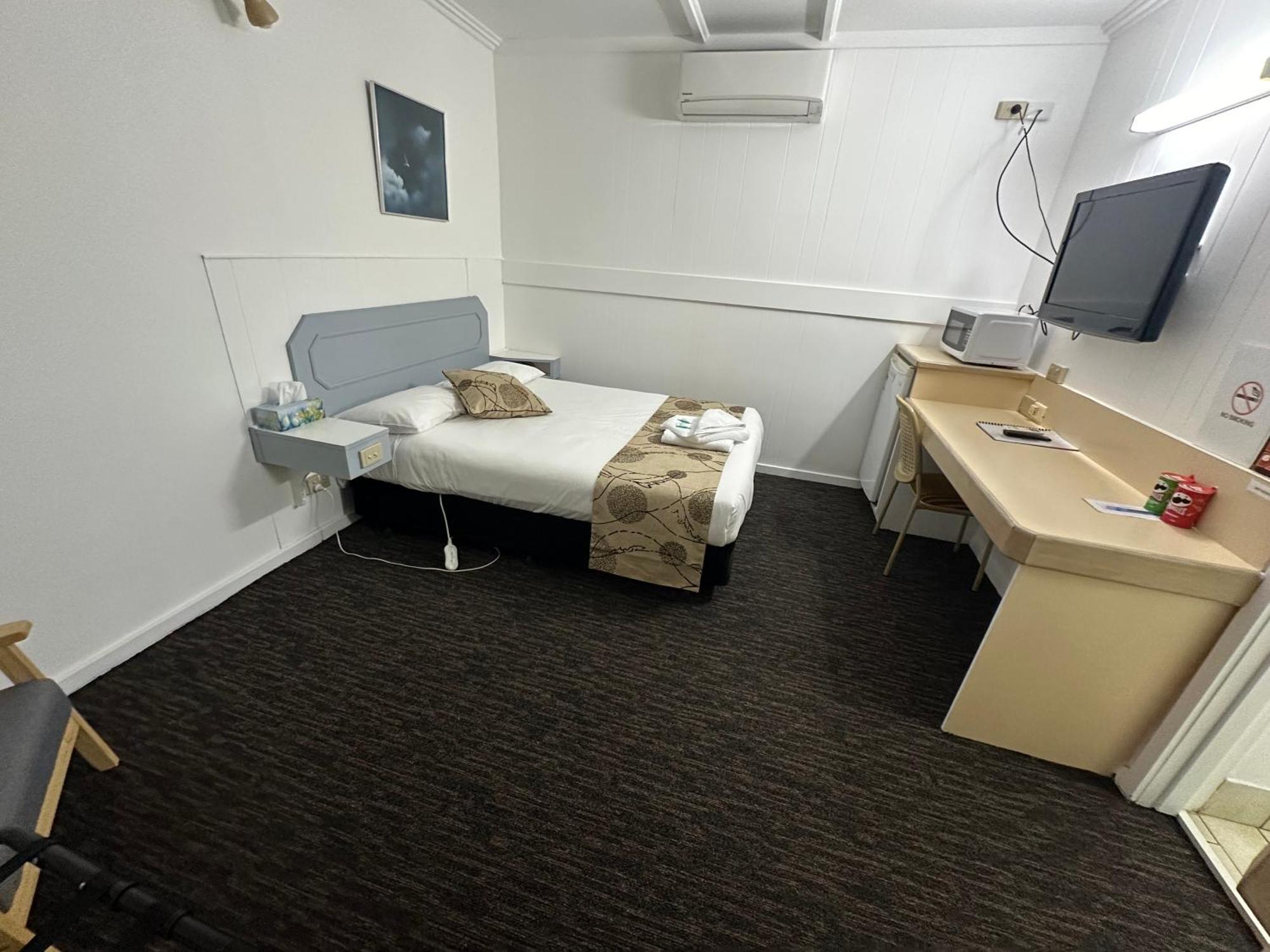 Charlton Motel Екстер'єр фото