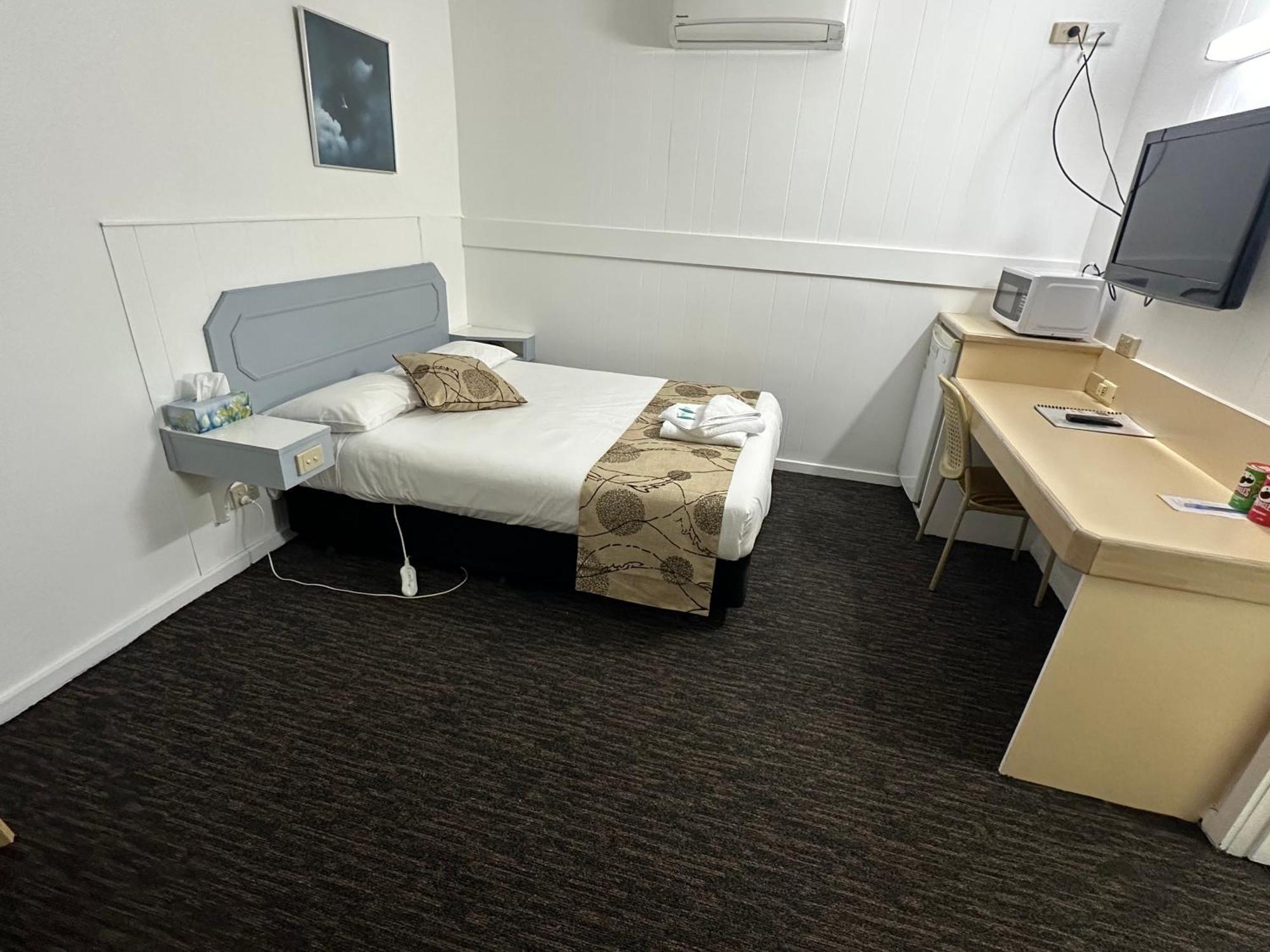 Charlton Motel Екстер'єр фото